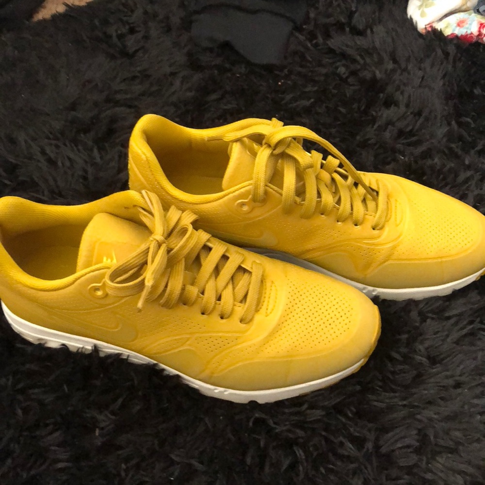 Mustard colored Nike air max